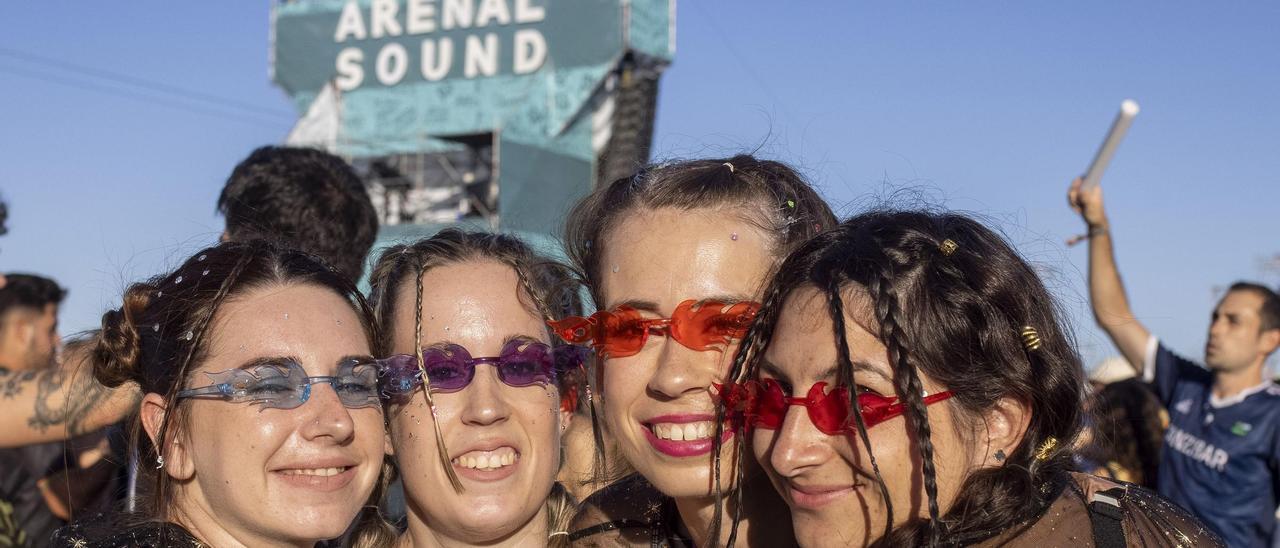 Objetos perdidos en el Arenal Sound: Ocho teléfonos Iphone, camping gas, bolsos y relojes inteligentes