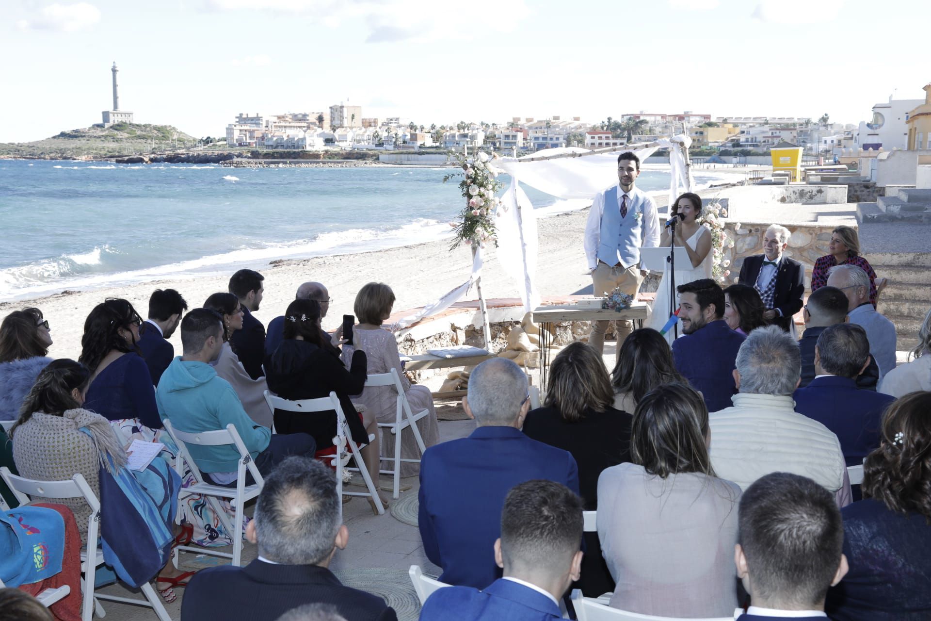 La primera boda celebrada en la playa en Cartagena