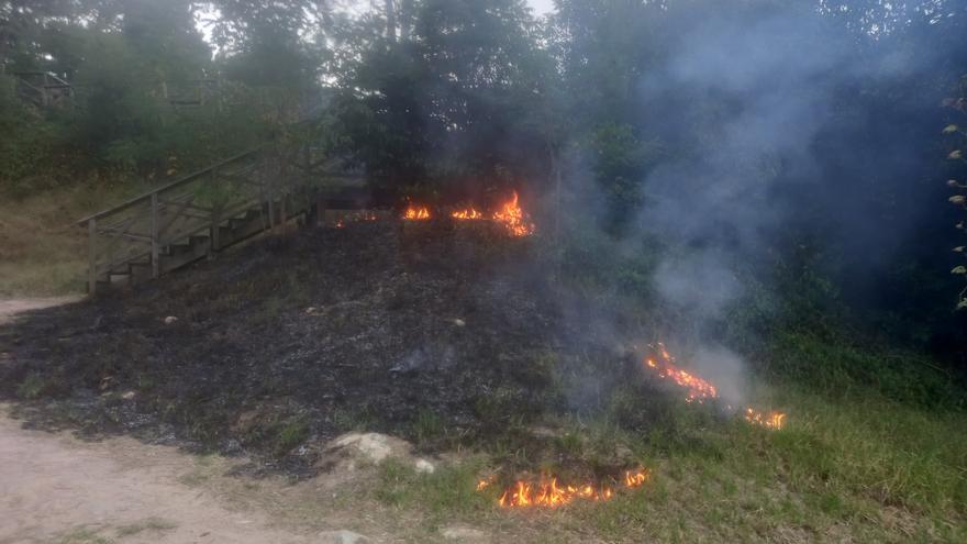 A Toxa pudo quedar arrasada por el fuego