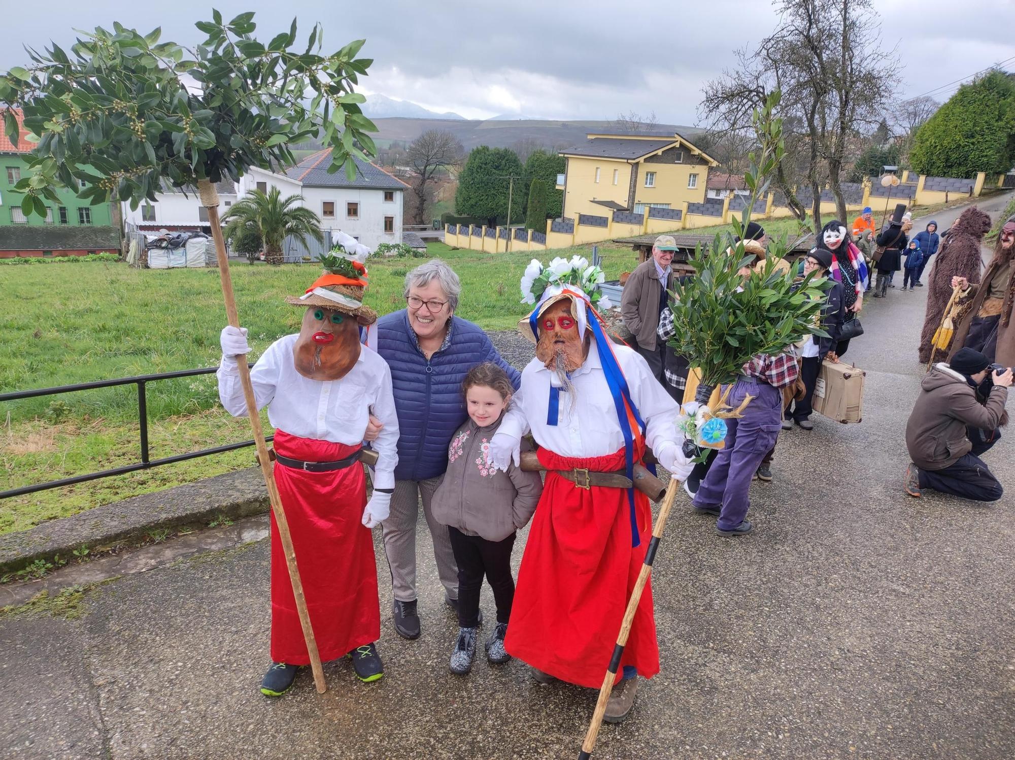 En imágenes: Así fue el paso de los guilandeiros de Tineo por El Pedregal