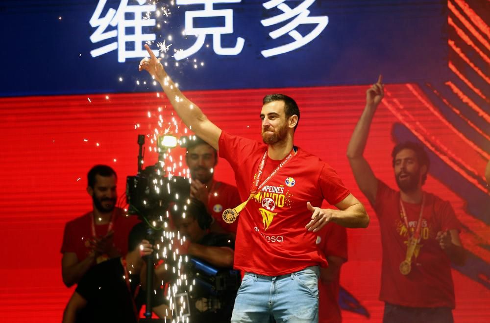 La selección celebra el título mundial en Madrid.