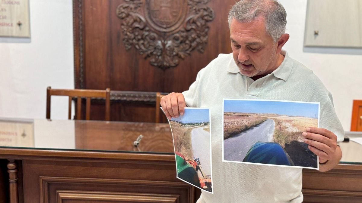 El edil de Pedanías muestra imágenes de los trabajos realizados.