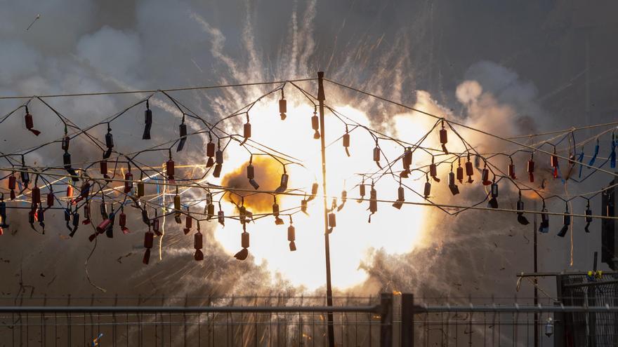 El viento obliga a suspender la mascletà de hoy en Pla-Carolinas