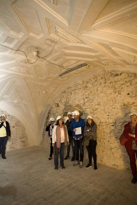 Visita de la alcaldesa de Gijón y los portavoces municipales a las obras de Tabacalera