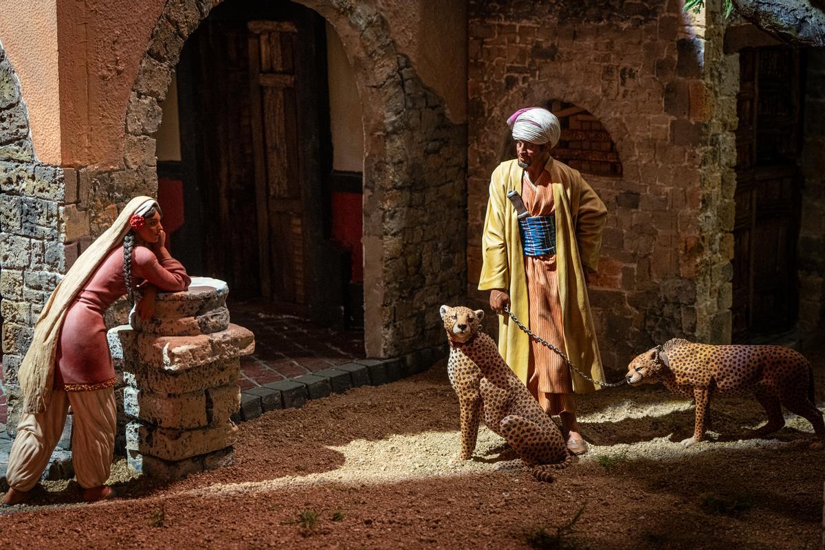 Barcelona estrena un belén tradicional más grande que nunca en la plaza Sant Jaume