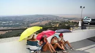 En directo | Así se ve el eclipse desde Extremadura: ambiente, reacciones y todas las imágenes