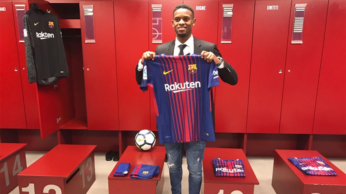 Nelson Semedo ya ha visitado el santuario del Camp Nou, el vestuario