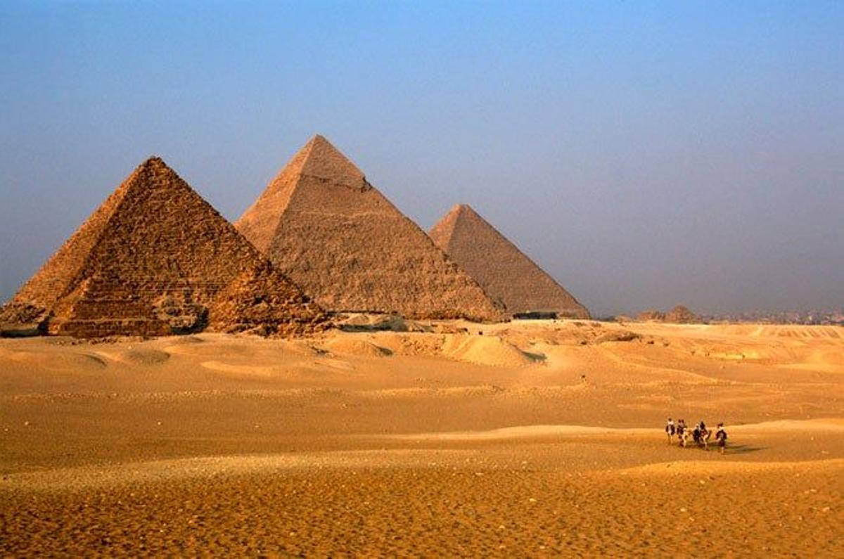 De origen funerario, la Gran Pirámide de Guiza es la más antigua de las 7 Maravillas Antiguas y data del 2570 a.C.