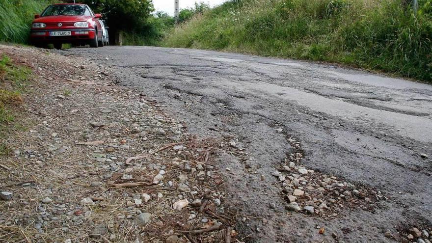 Los vecinos de Gaxín urgen arreglos en el camino a Miranda