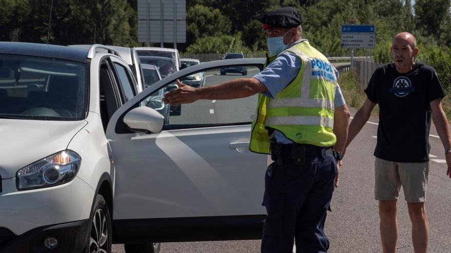 Vergés no descarta confinar a casa als veïns del Segrià