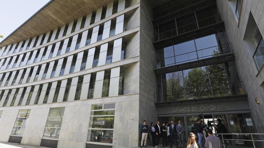 La víctima ha denunciat els fets als jutjats de Girona, segons informa l&#039;ARA