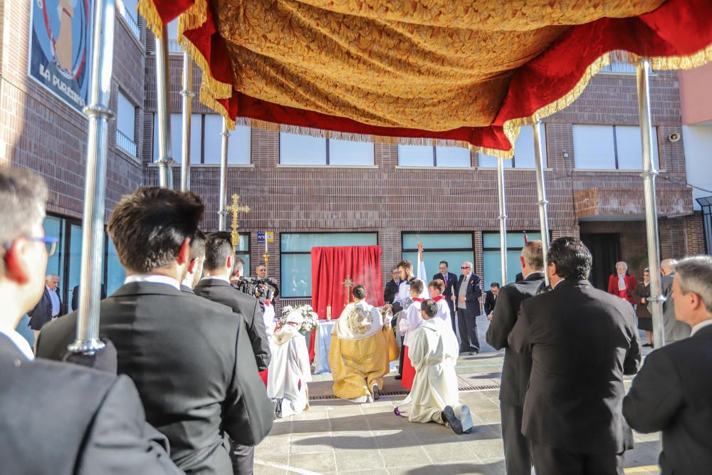 La imagen de San Vicente portada a hombros exclusivamente por varones salió en procesión por las calles de Callosa de Segura, como es tradición cada segundo lunes de Pascua