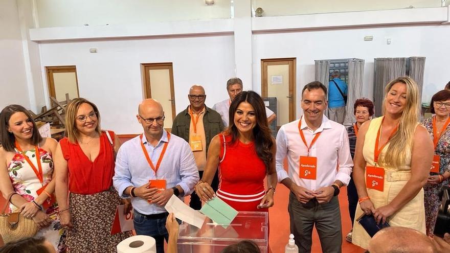La cabeza de lista de Cs por Málaga, Nuria Rodríguez, vota el 19J