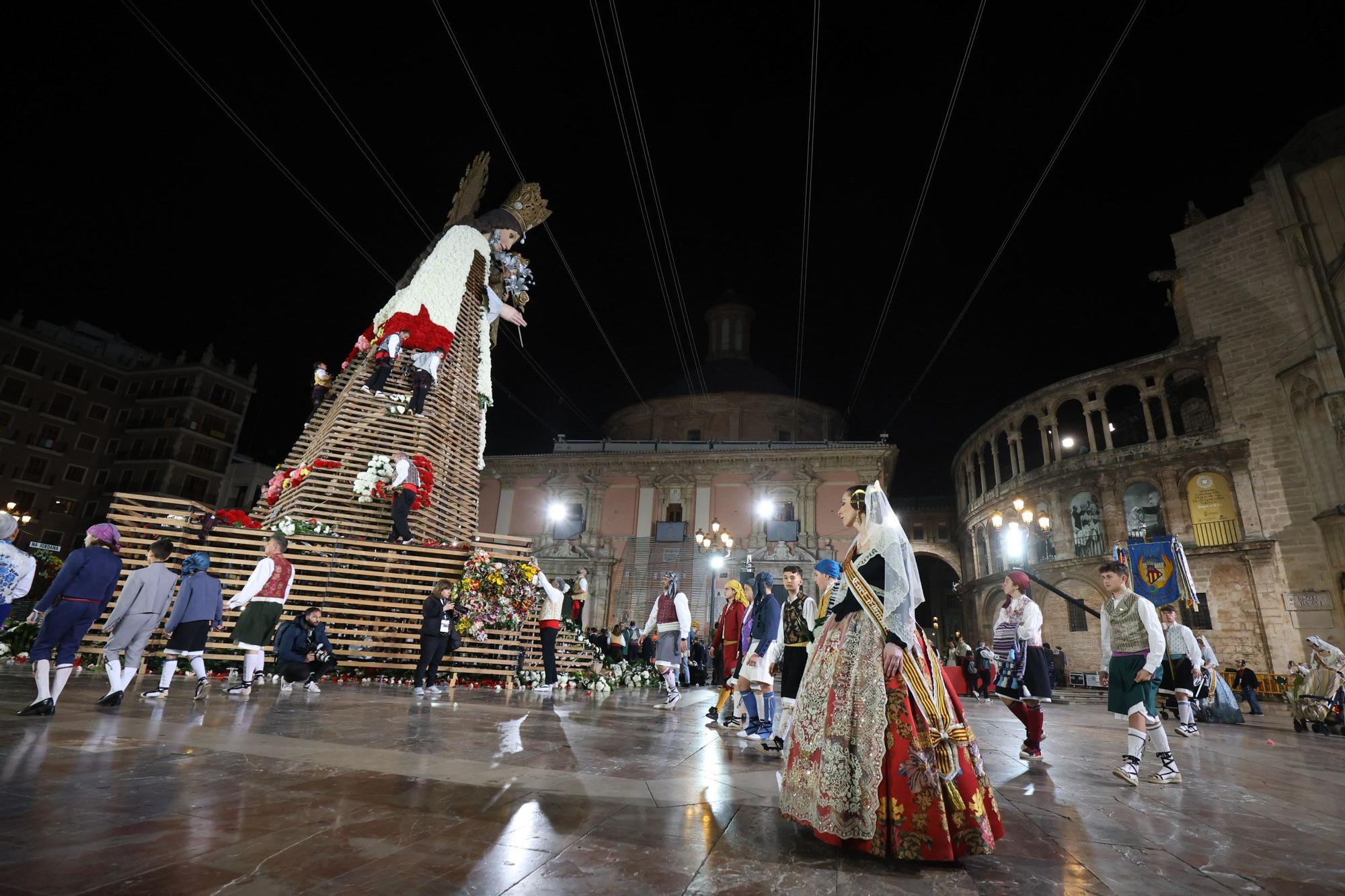 Búscate en el primer día de la Ofrenda en la calle San Vicente entre las 21 y las 22 horas