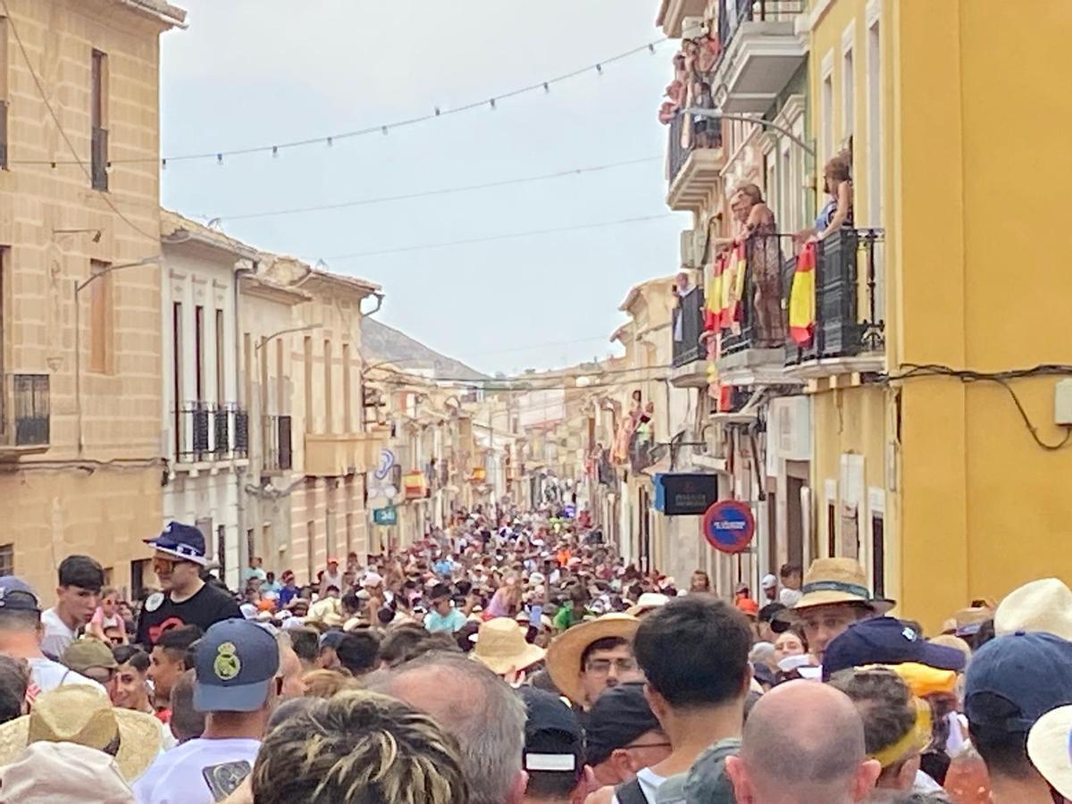 Miles de aspenses acompañan a la Virgen de las Nieves en la histórica romería de la Traída desde Hondón de las Nieves
