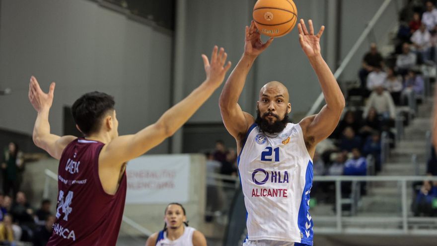 Kevin Larsen renueva por una temporada con el HLA Alicante