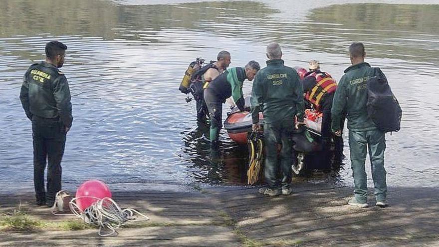 Labres de búsqueda, ayer, en el río Miño.