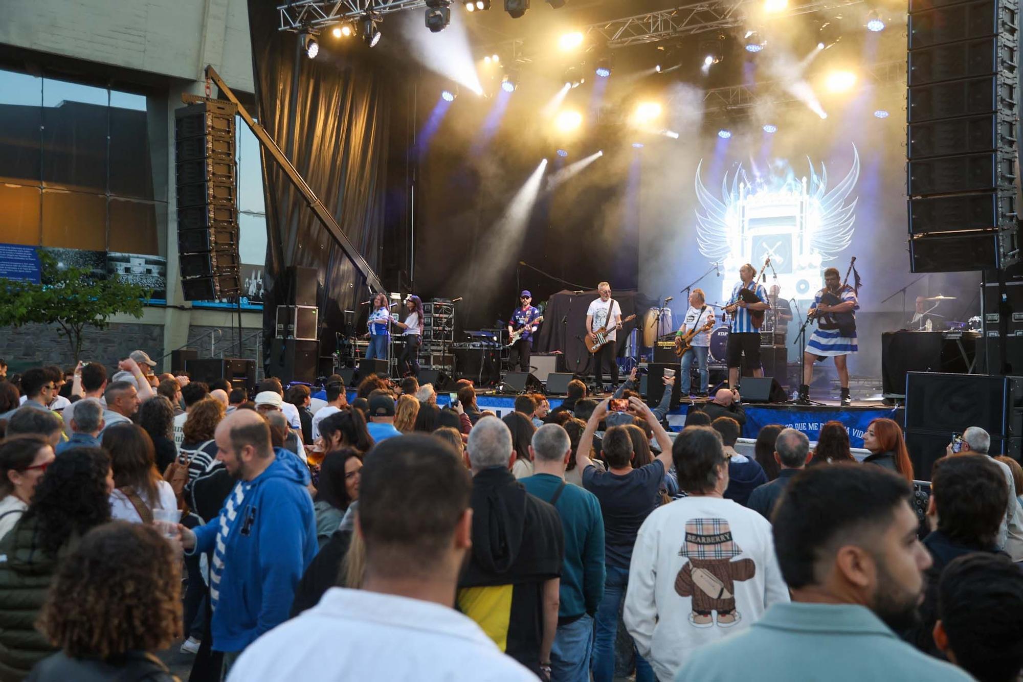 Fiesta blanquiazul en Riazor por el 25ª aniversario de la Liga del Dépor