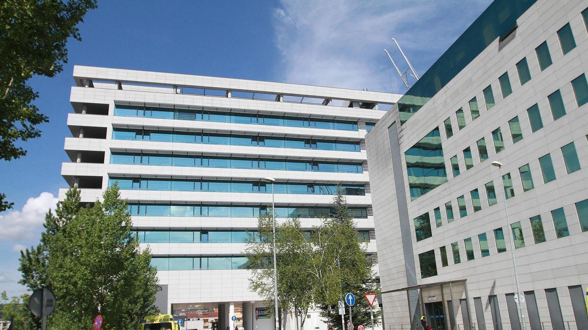 Hospital universitario de Ourense, donde trabajaba la ginecóloga suspendida.