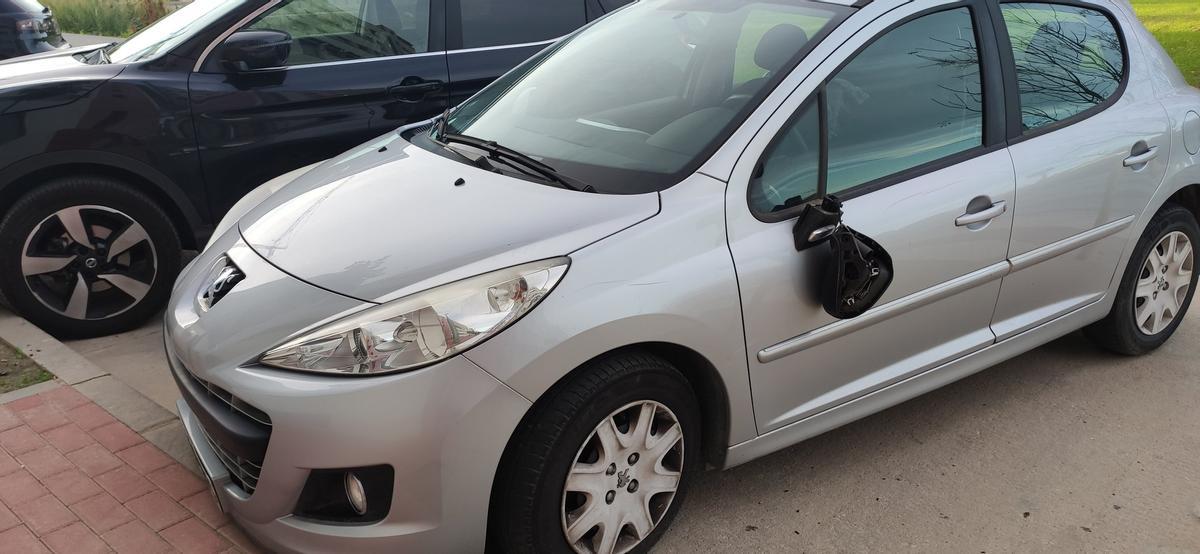 Vehículo dañado en Los Dolores de Murcia.