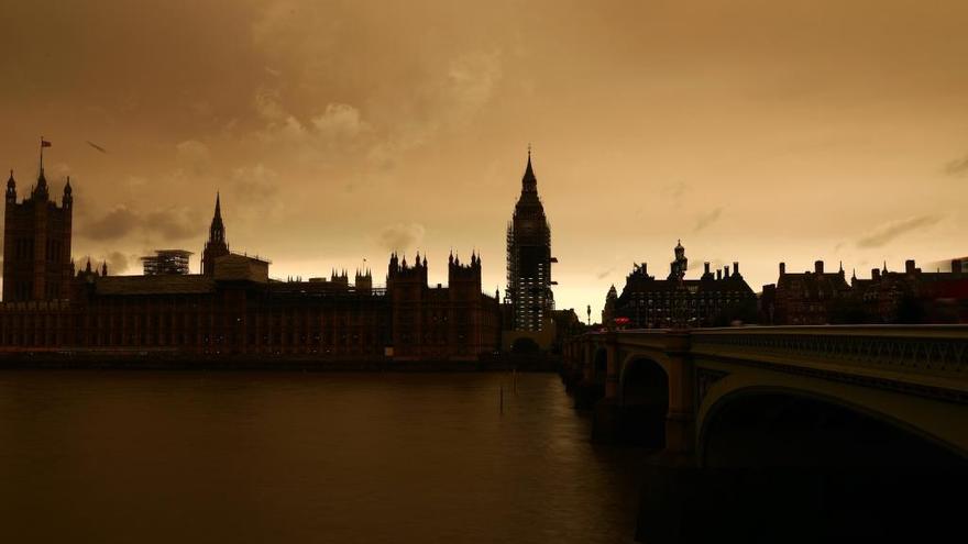 El cielo de Londres, en las últimas horas. // Neil Hall