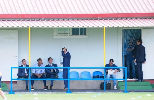 Entrenamiento de la UD Las Palmas en Barranco ...