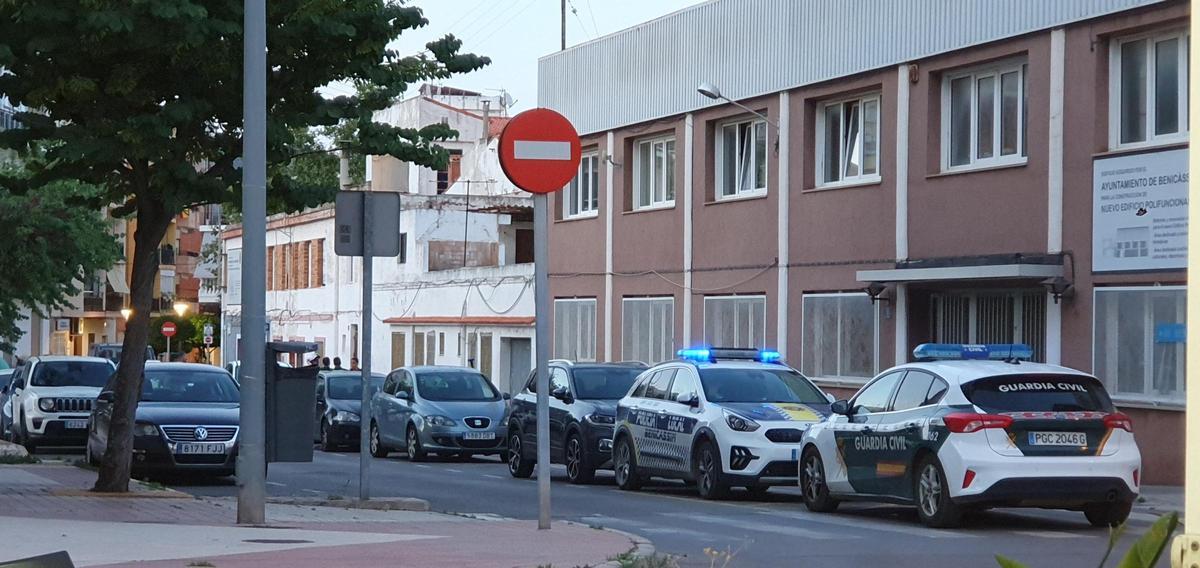 El rápido despliegue policial logró evitar que se ocuparan de forma ilegal estas viviendas municipales.