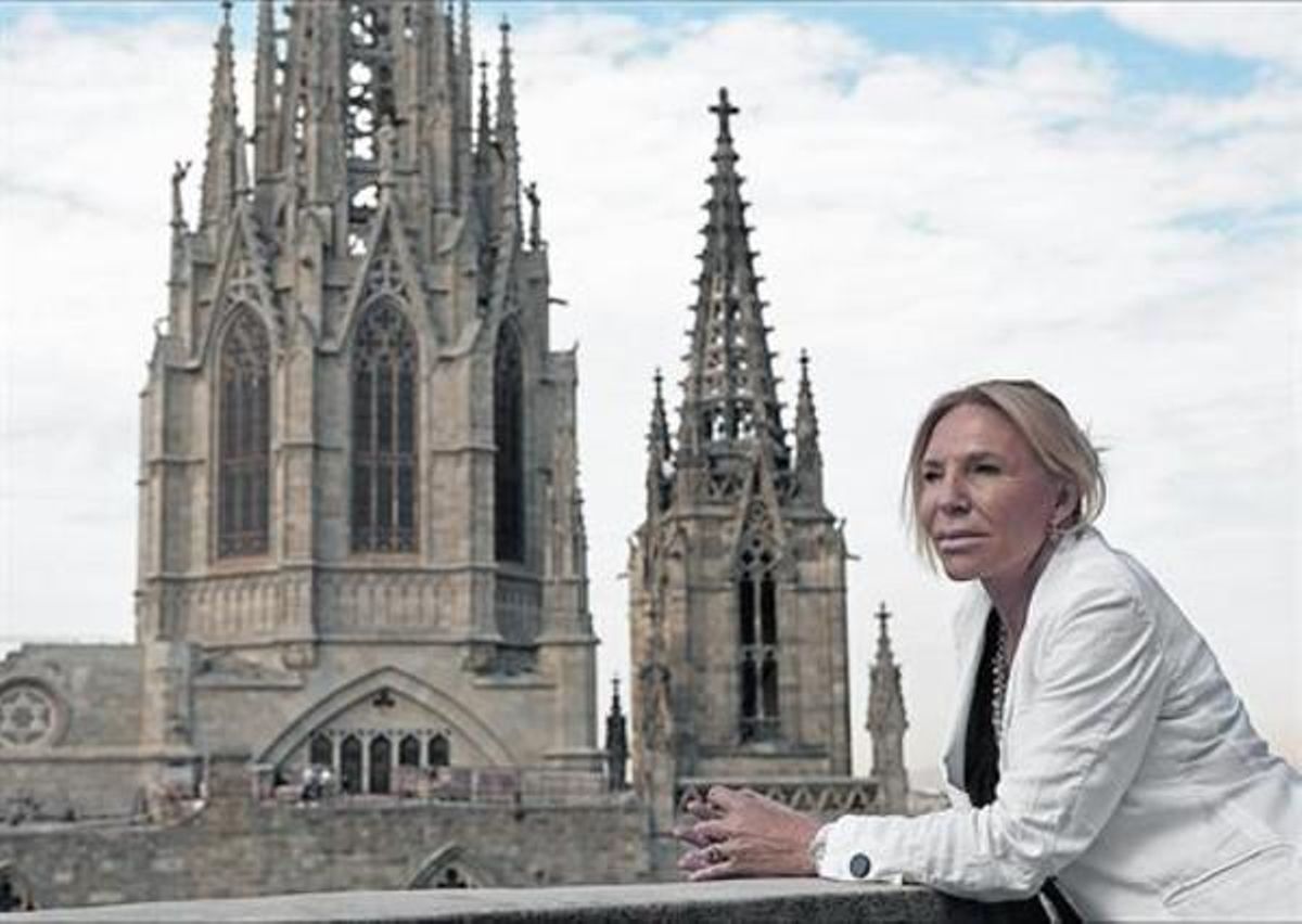 La comissionada del Govern per a la transparència, Núria Bassols, a la seu de l’organisme a Barcelona.