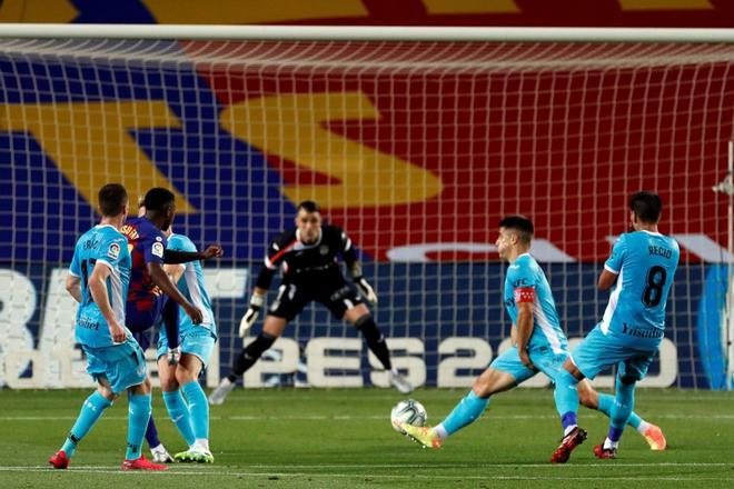 16 de junio de 2020.  FC Barcelona 2 - Levante 1 LaLiga J.29 Ansu marcó con la derecha el 1:0