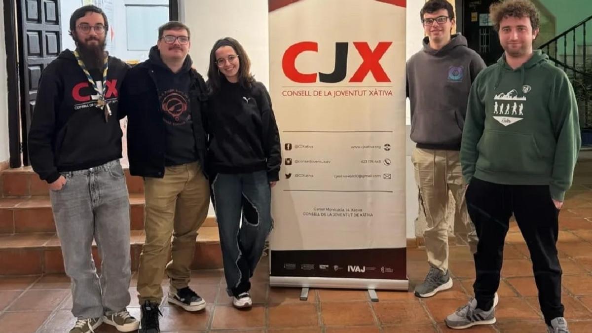 La nueva ejecutiva del Consell de la Joventut de Xàtiva.