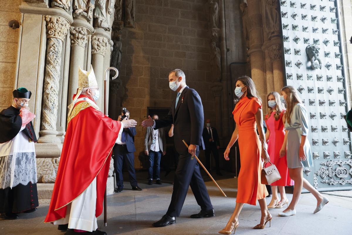 Los Reyes, Leonor y Sofía presiden en Santiago los actos del día del apóstol