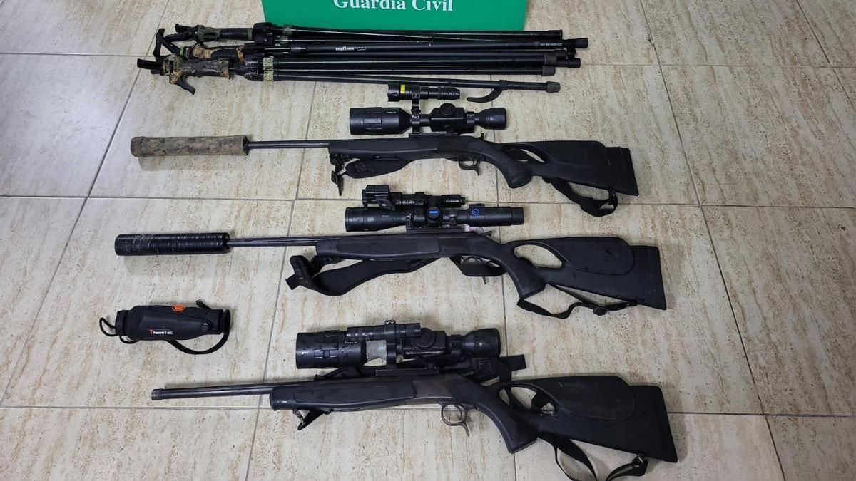 Armas incautadas en la operación de la Guardia Civil en Alcaracejos.
