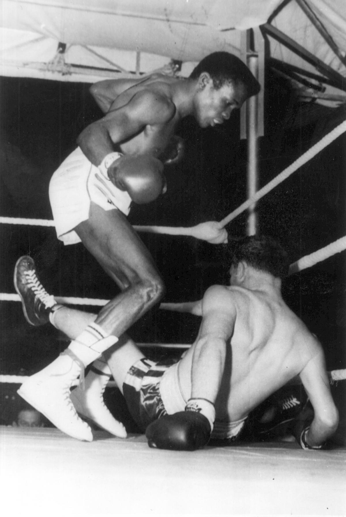 José Legrá, durante un combate en 1968.