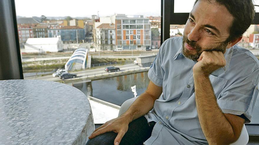 El director Marcos M. Merino, durante la conversación, ayer, en la cafetería del Centro Niemeyer.