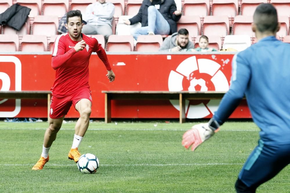 Entrenamiento del Sporting en El Molinón.