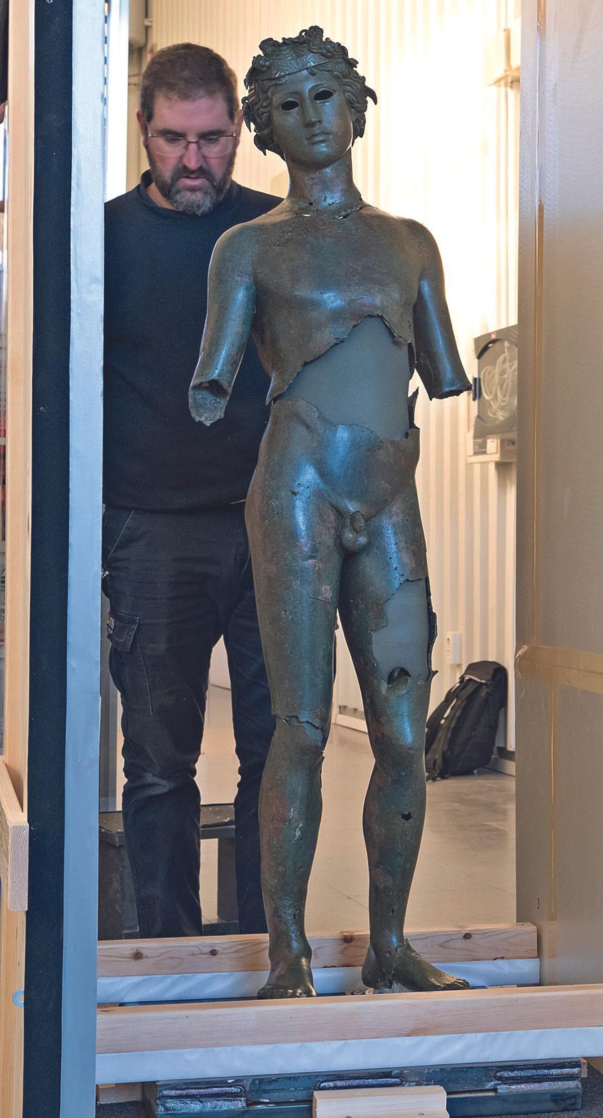 Uno de los efebos de Pedro Abad, que se muestra en el Museo Arqueológico de Córdoba.