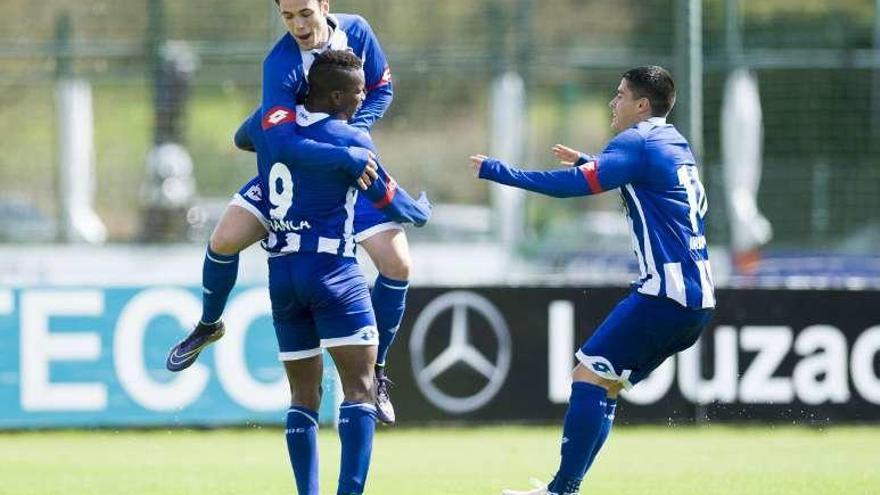 Os xogadores do Fabril celebran un gol esta tempada.