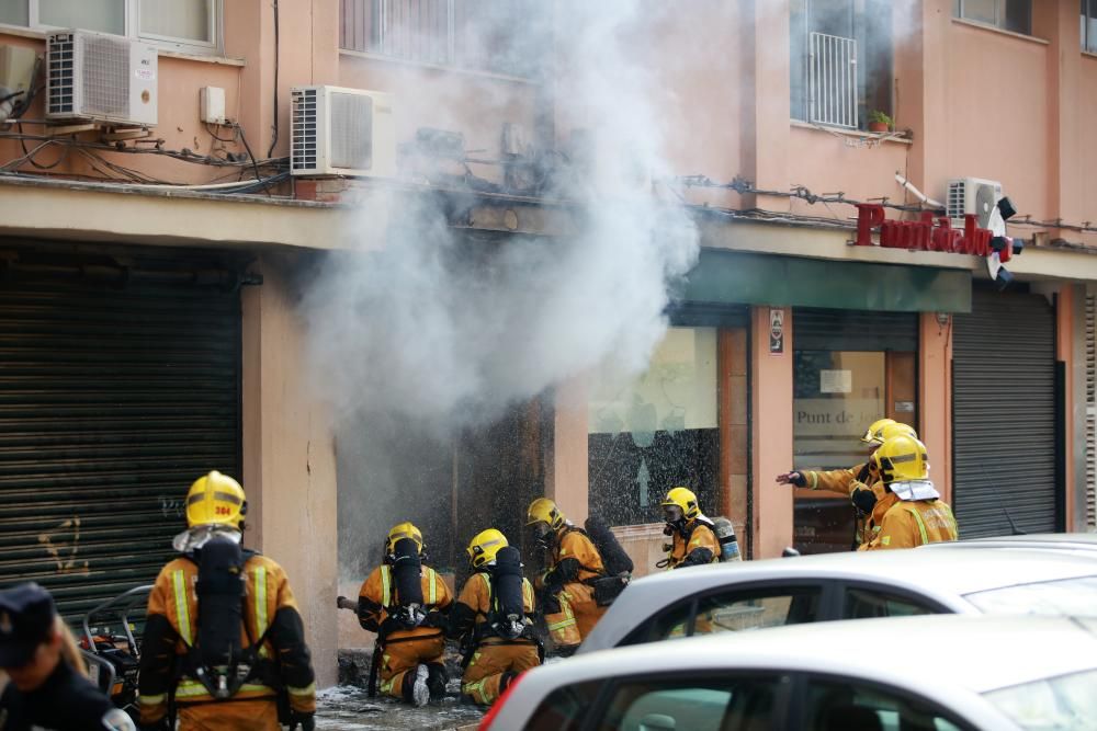 Un incendio destruye un local en Son Rapinya