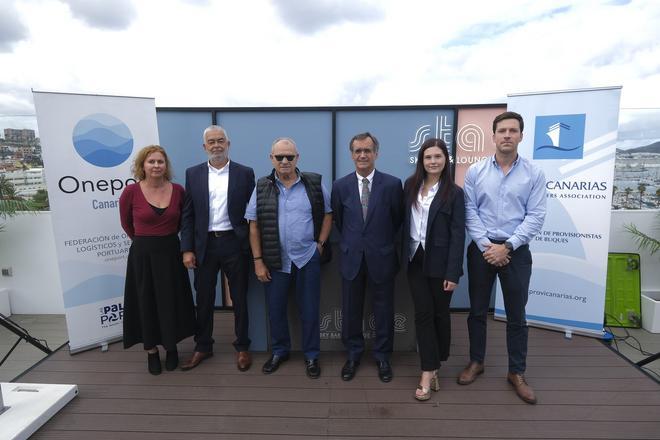 Cóctel navideño de Oneport y Provicanarias