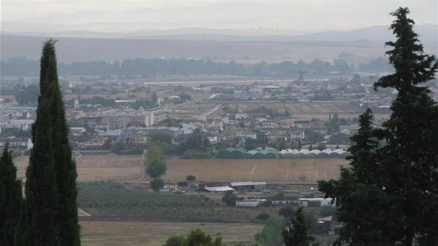 Endesa corta la luz a viviendas irregulares en Alcolea y El Higuerón