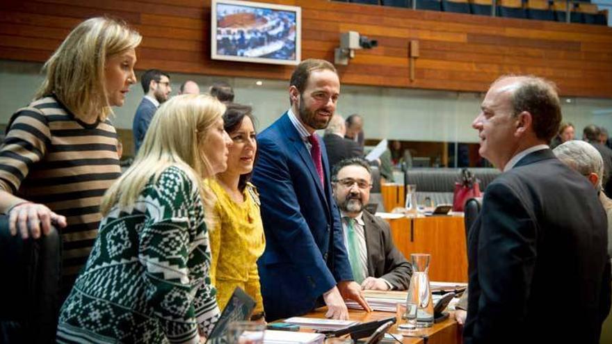 La Asamblea impulsa el reconocimiento de la carrera profesional a 17.000 funcionarios extremeños