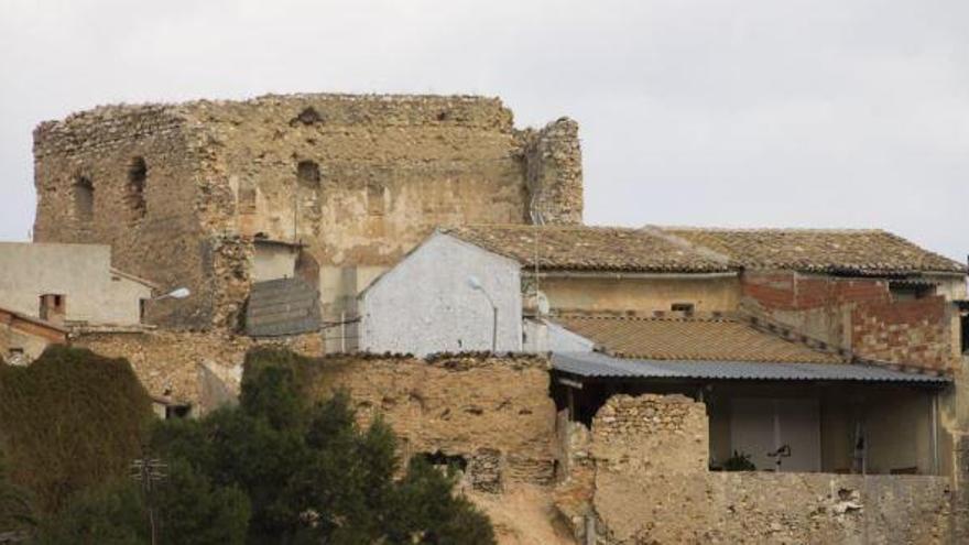 Alerta roja del castillo de Vilamarxant  por su grave deterioro