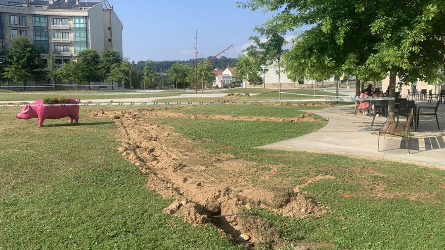 Comienzan las obras para renovar el sistema de riego de la Praza de Galicia