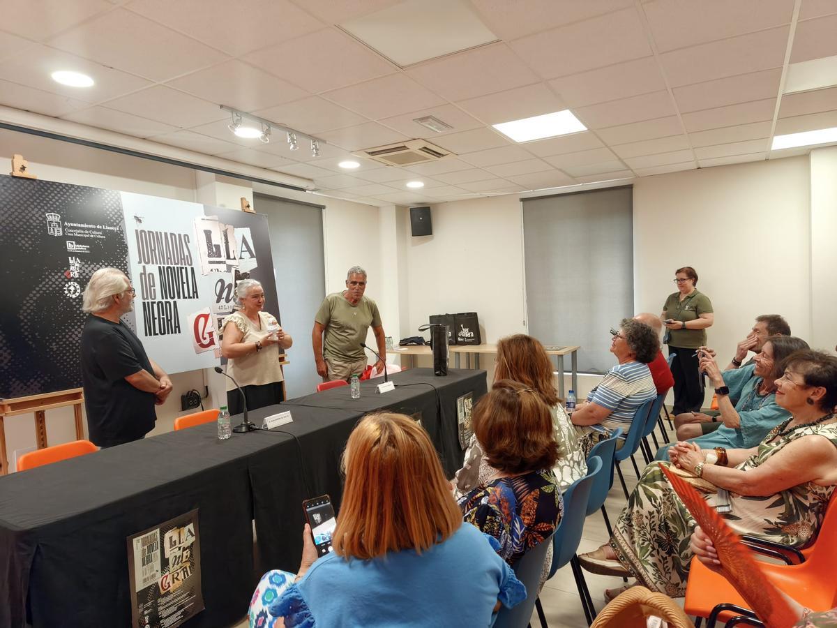 La inauguración de las jornadas de novela policiaca "Llanegra", en imágenes
