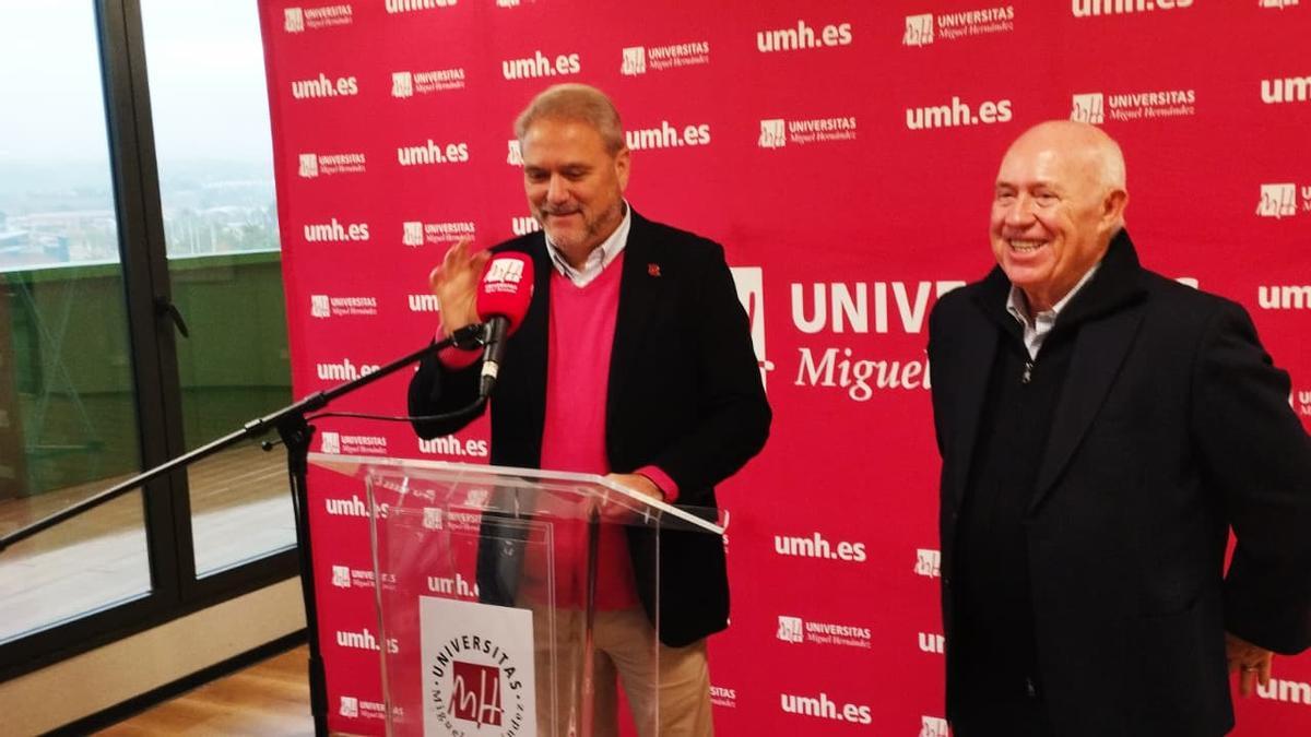 El rector de la UMH, Juanjo Ruiz, y el presidente del Consejo Social, Joaquín Pérez