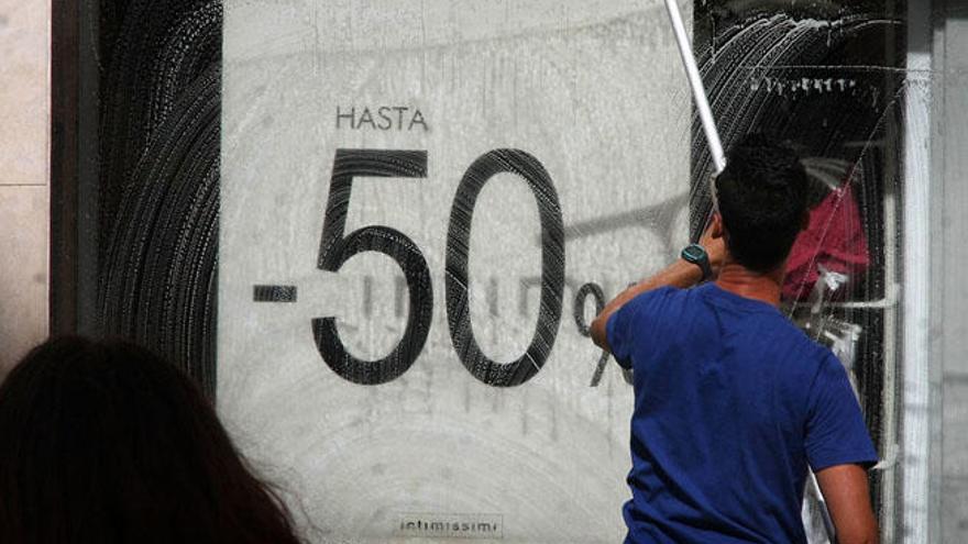 Un comercio del Centro de Málaga, en la primera semana de rebajas.