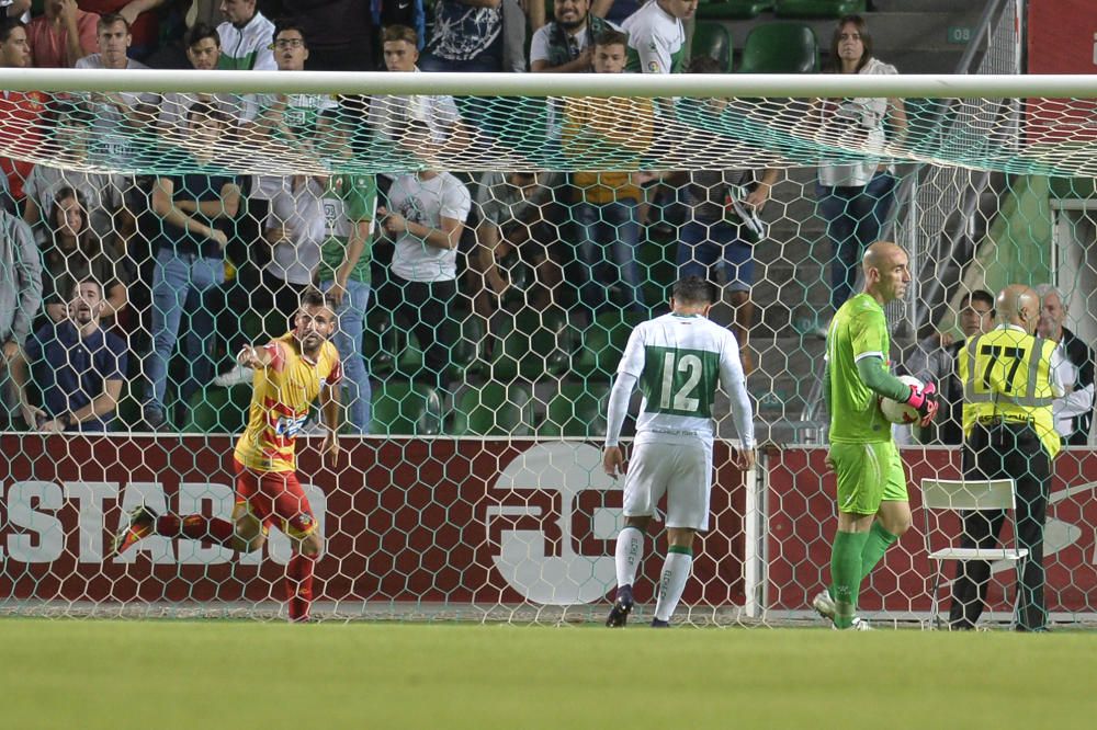 El Elche se muestra espeso y sin ideas ante el Alcoyano