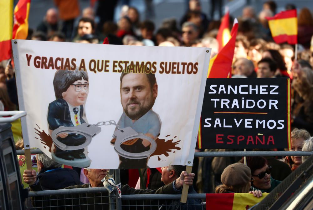 Multitudinària manifestació a Madrid en «defensa de la unitat d'Espanya»