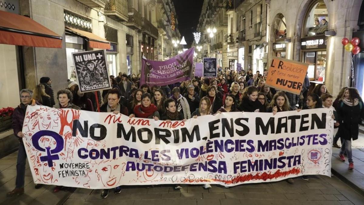 Protesta contra la violencia machista en la plaza de Sant Jaume de Barcelona, en una imagen de archivo