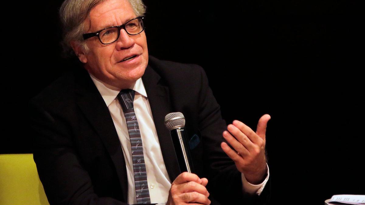 Luis Almagro, secretario general de la OEA, durante una entrevista